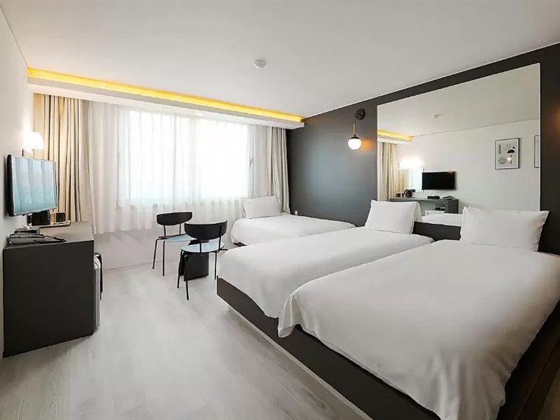 Pampas Hotel Jeju Exterior photo