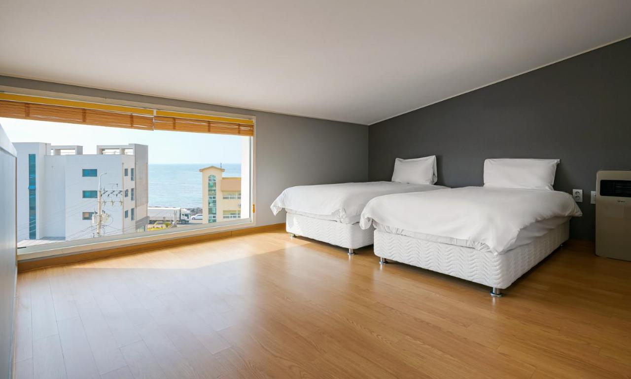 Pampas Hotel Jeju Exterior photo