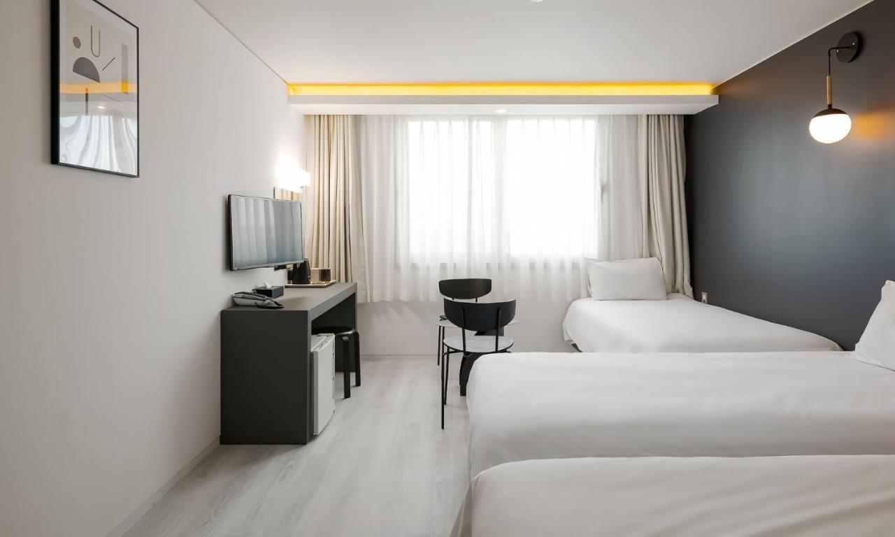 Pampas Hotel Jeju Exterior photo