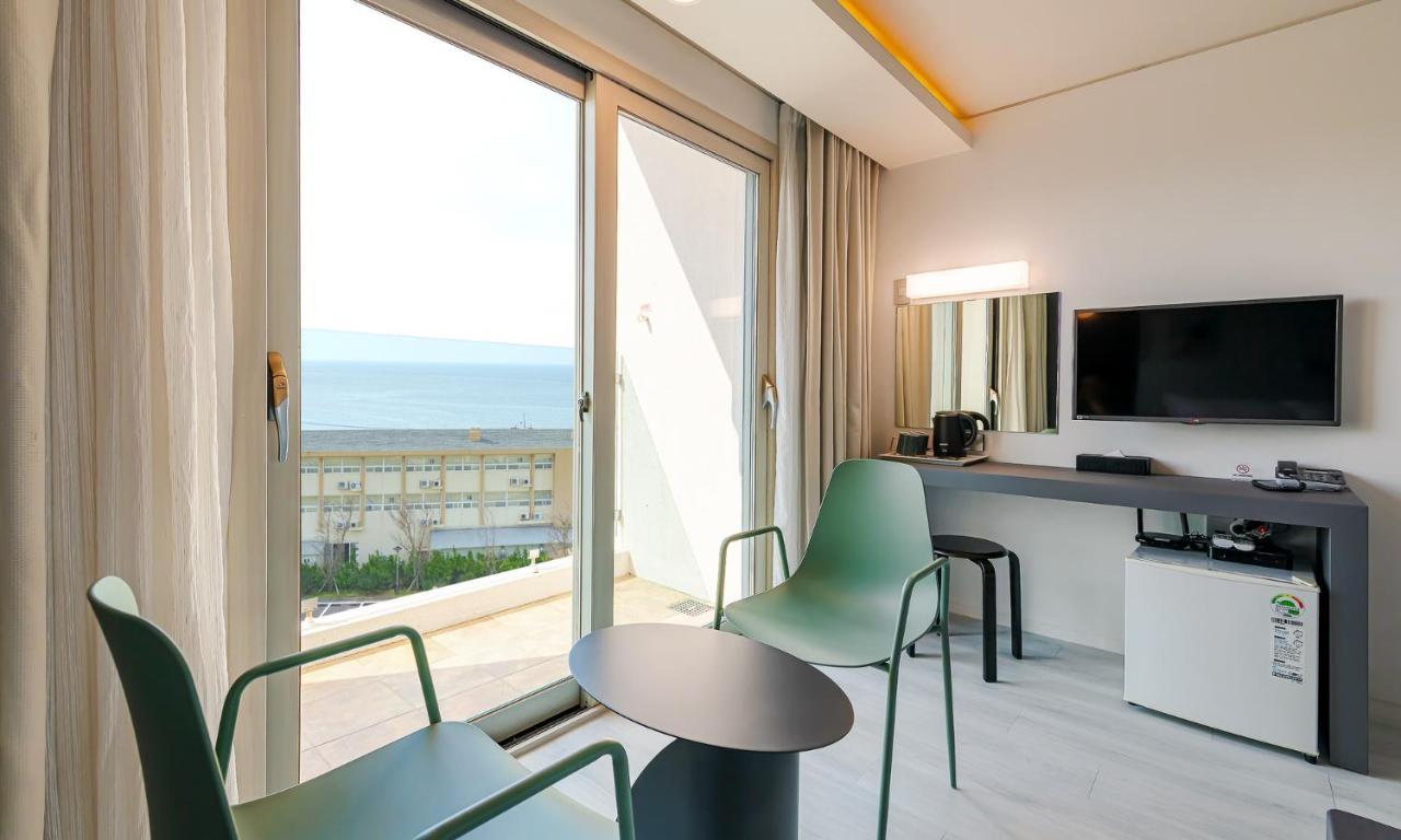 Pampas Hotel Jeju Exterior photo