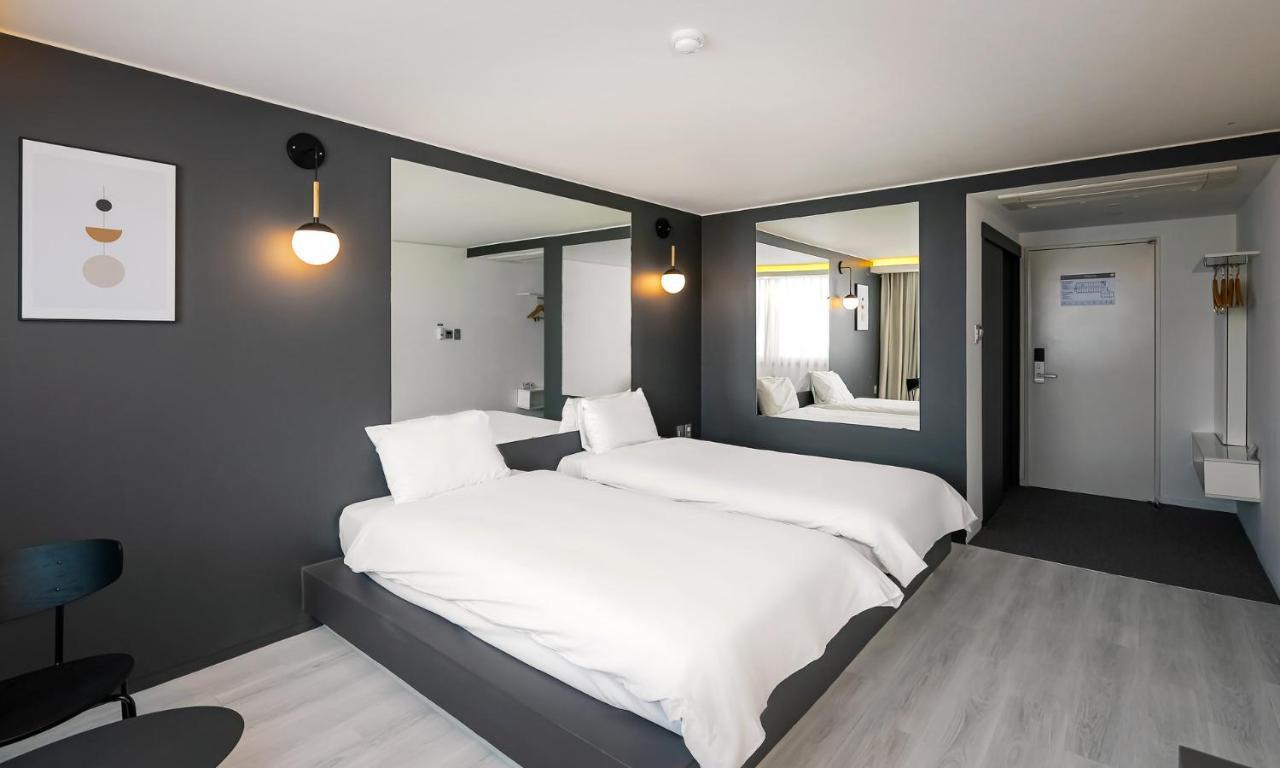 Pampas Hotel Jeju Exterior photo