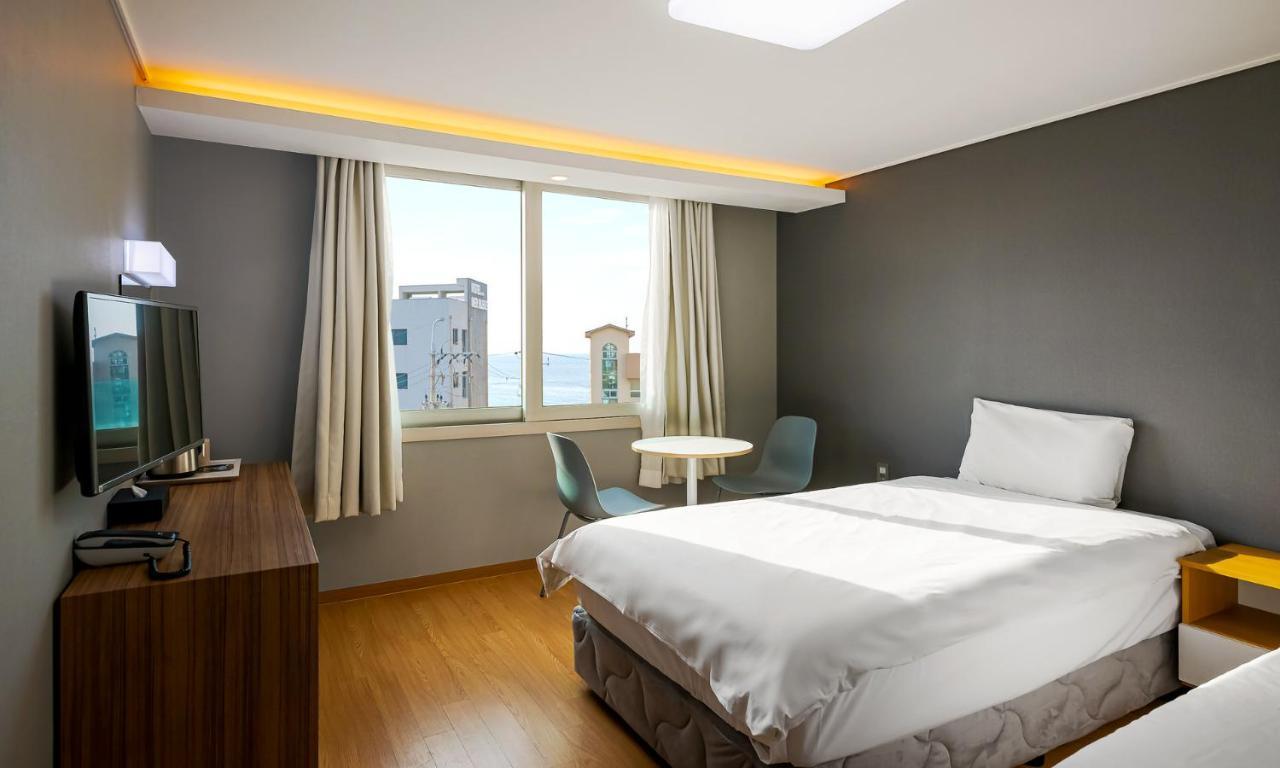 Pampas Hotel Jeju Exterior photo