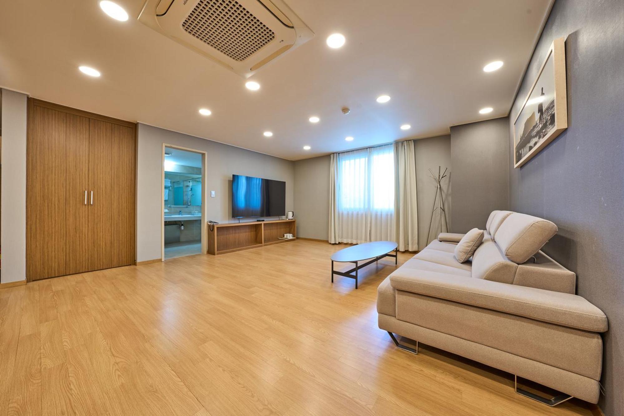 Pampas Hotel Jeju Exterior photo
